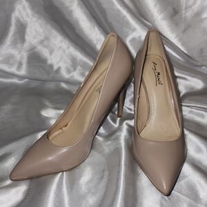 Bundle | Women's Tan, Black & Burgundy Pumps | Sz 8